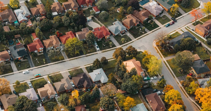 Houses in Canada in a residential district